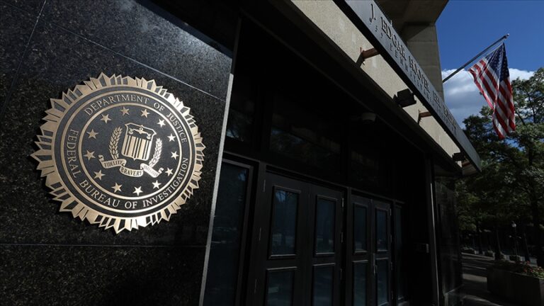 FBI’da görevli bazı üst düzey yetkililerin istifa etmeye zorlandığı iddia edildi