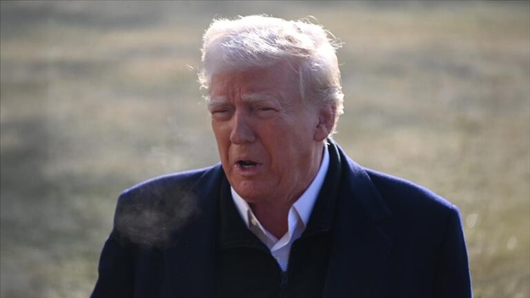 Trump’tan, federal hükümet çalışanlarına “ofise dönün yoksa işten çıkarılırsınız” uyarısı