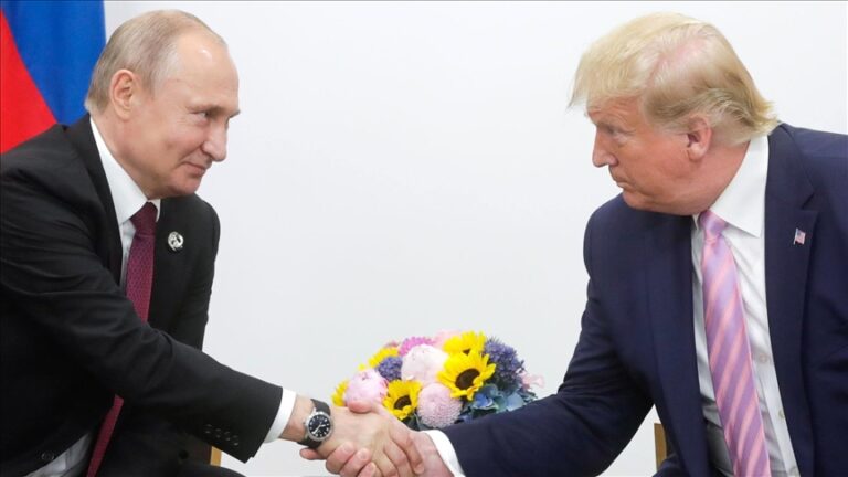 Kremlin: Putin, ABD’de görevi devralmaya hazırlanan Trump ile görüşmeye hazır
