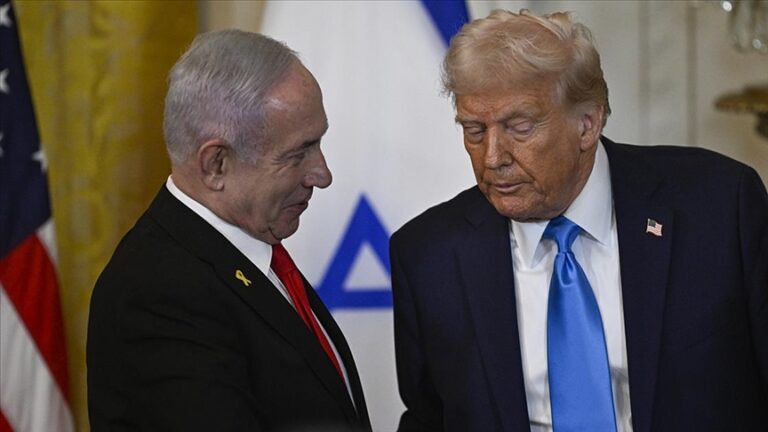 İsrail Başbakanı Netanyahu, ABD Başkanı Trump’a çağrı cihazı hediye etti
