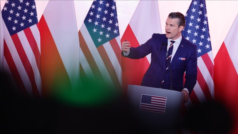ABD Savunma Bakanı Hegseth, Avrupa ülkelerine ABD’nin askeri varlığı konusunda mesajlar verdi