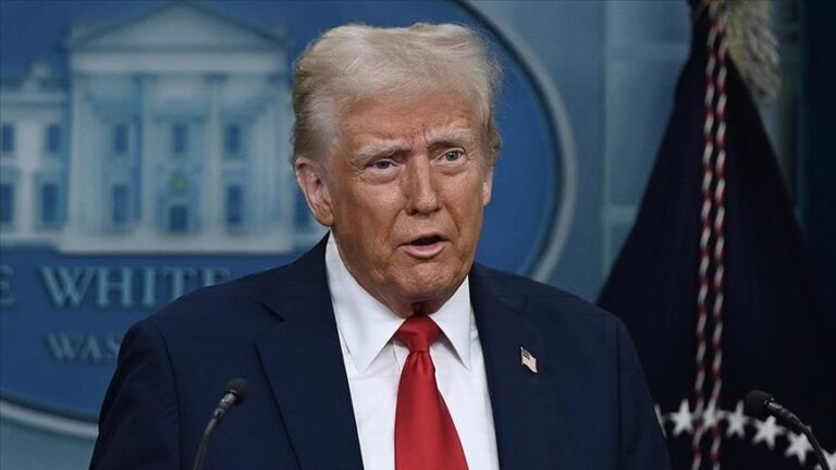 Trump, Zelenskiy’nin de Putin gibi barış istediğini belirtti