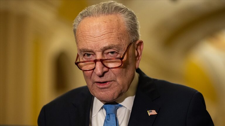 ABD Senato azınlık lideri Schumer, Trump’ı Rusya-Ukrayna Savaşı’nda Putin’in tarafını tutmakla suçladı