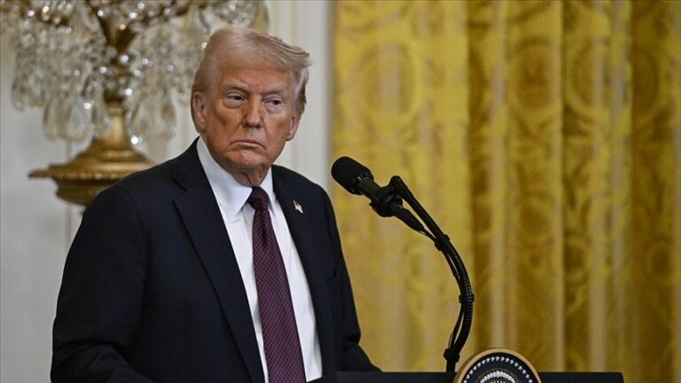Trump’tan gümrük vergileri konusunda Kanada’ya yeni “tehdit”